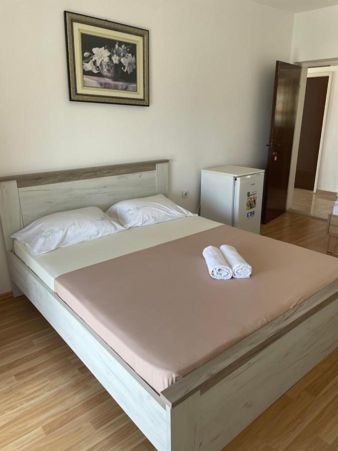 Em Apartments Ulcinj Buitenkant foto