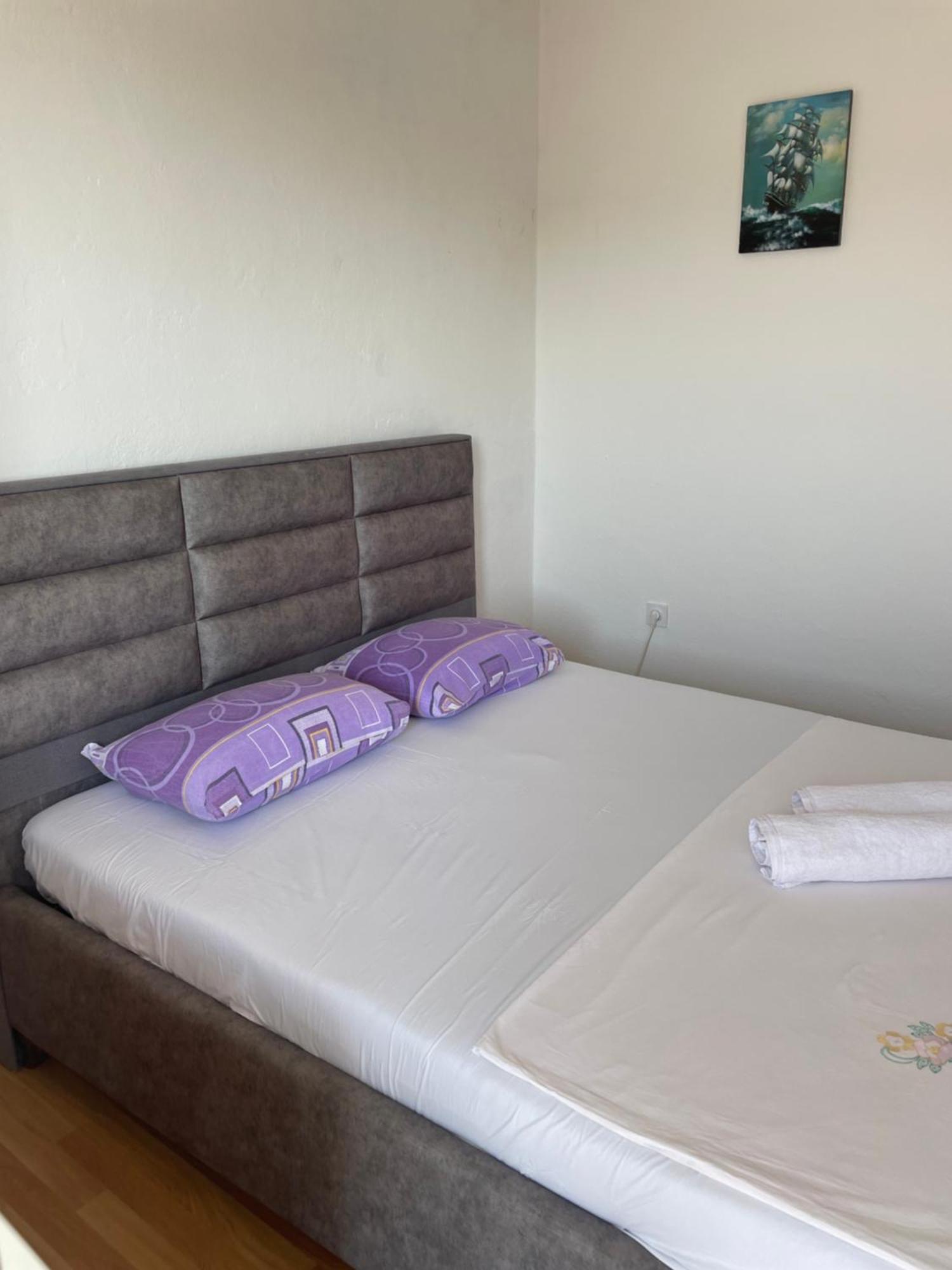 Em Apartments Ulcinj Buitenkant foto